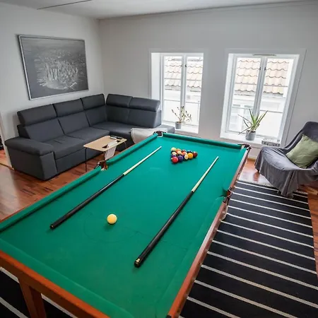 Appartement In Heart Of With Billiard & Sauna *